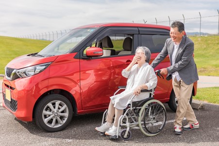 車椅子のまま乗れるおすすめの軽自動車３選！お得に乗れる方法も紹介/カーコンビニ倶楽部のカーコンカーリース（車のサブスク）